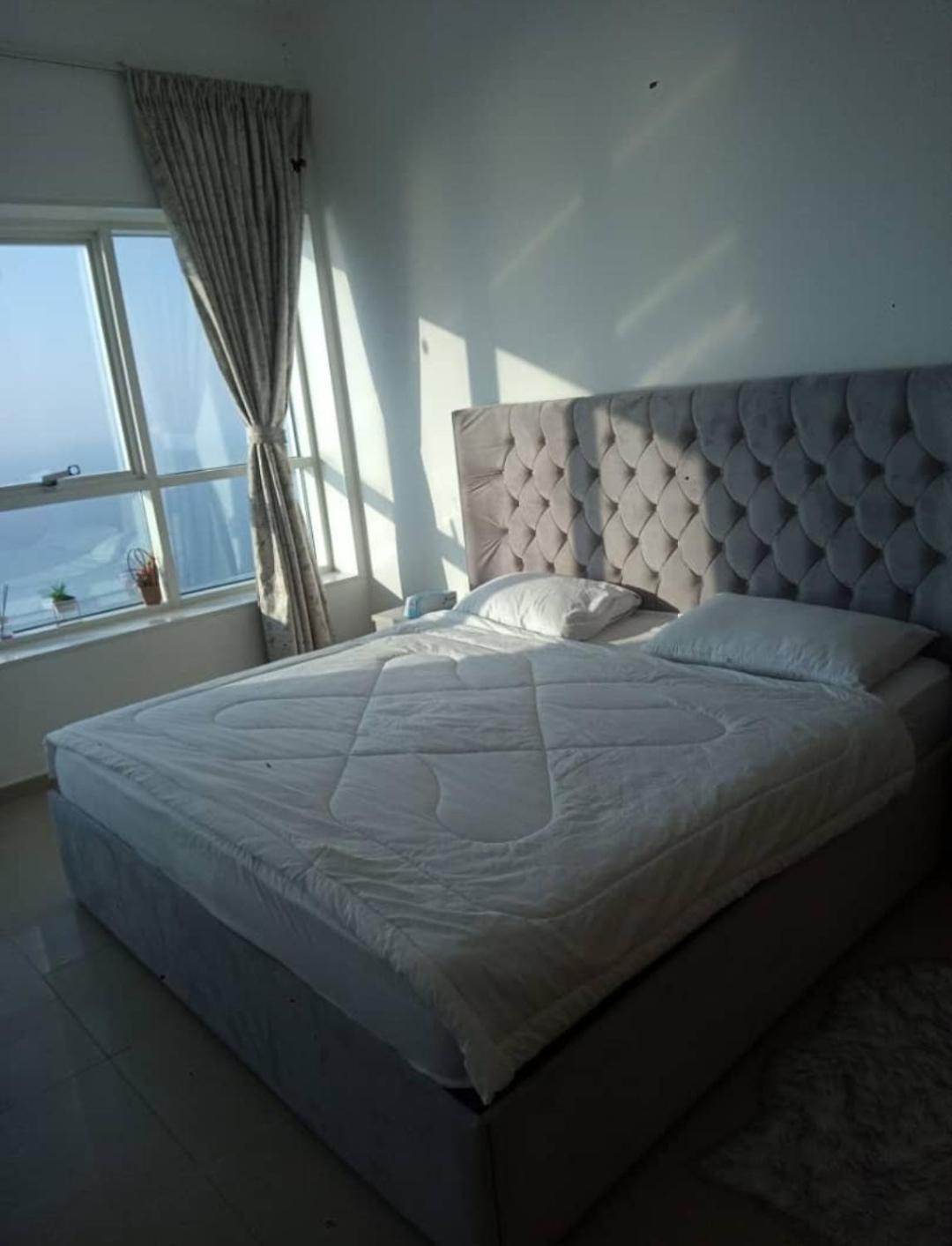 Luxury Sea View Amazing Room Double Bed - Room Inside Apartment Аджман Екстер'єр фото